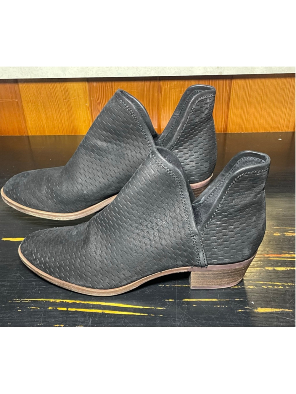 Women's size 9 Lucky Brand Black baley Ankle Boots - Picture 2 of 6